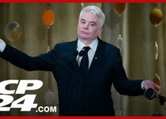 Mike Myers thanks the TTC, Scarborough, and all of Canada